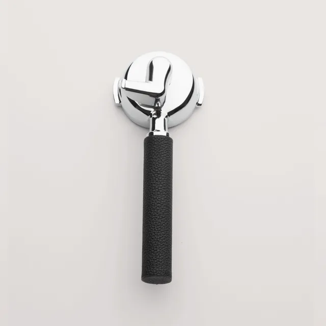 ligre-einer-siebtr-ger-leder-pebble-black-siebtr-ger-1er image 1