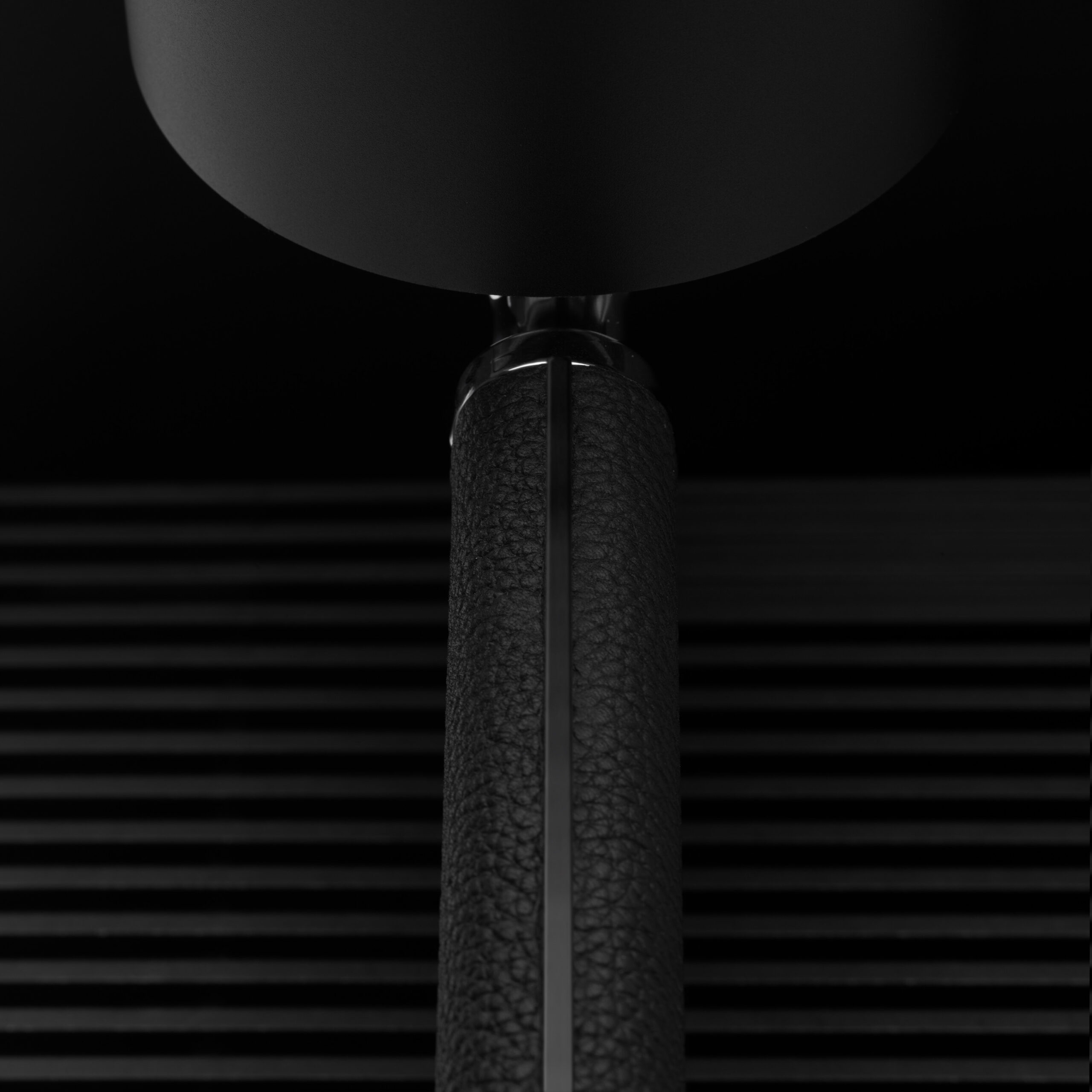 ligre-bodenloser-siebtr-ger-leder-pebble-black image 6